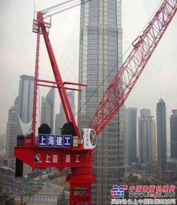 中昇建機塔機ZSL2700參建上海中心大廈吊裝工程