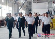 佘春明副市长率高新区领导班子到山推现场办公
