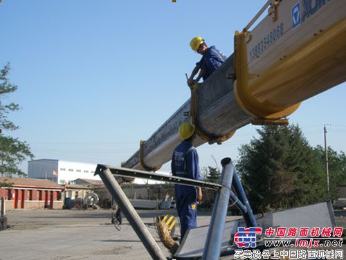 日行千里踏西国，黄沙万仞徐工行——记徐工重型服务万里行兰州站