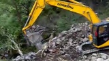 5100米高原龙工挖掘机作业视频