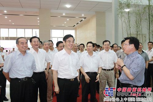 湖南省委书记周强考察中源新材料 赞誉三一自主创新能力