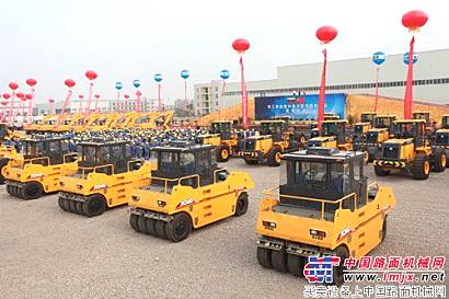 徐工压路机获首批中国土方机械产品性能安全认证