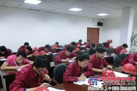 龙工(上海)机械开展质量检验技能竞赛