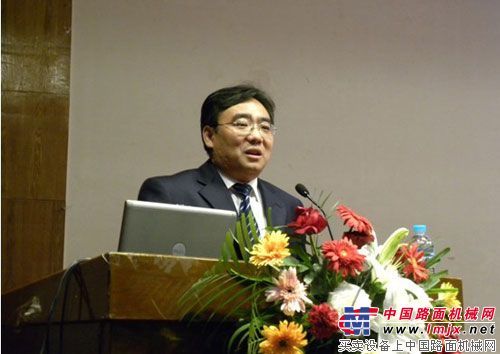 临工抢占校园人才市场高峰，2012年全国巡回校园招聘启动