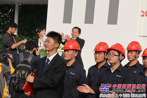 三一旋挖钻机“钻石服务”理念在北京2011BICES发布