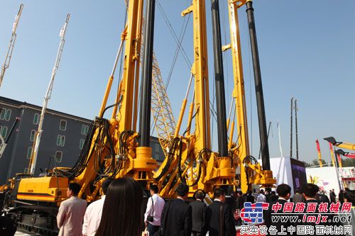 山推桩工全液压旋挖钻机2011北京BICES展会耀目登场