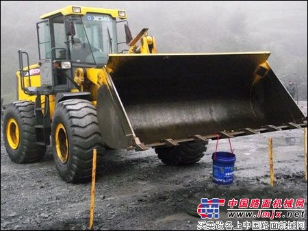 川煤集团叙永煤矿开展装载机技能竞赛