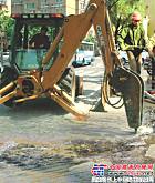 江南水鄉的園林建設利器----凱斯挖掘裝載機