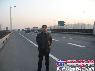城市主干道路面养护，英达“修路王”优势多——访南京市市政工程管理处副处长陆启良