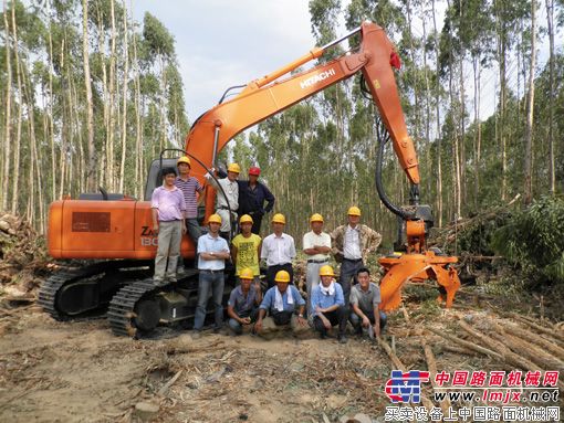 日立建机联合APP在海南试验林业机获得成功