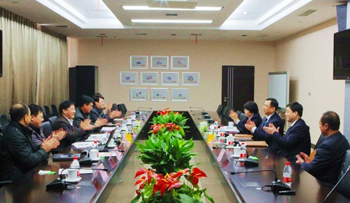 潍柴（扬州）亚星汽车公司党委副书记徐年元一行来访山推