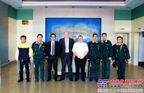 英国JCB公司客人一行来访山推结构件公司