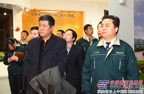 中国施工企业管理协会秘书长李鸿庆一行来访山推