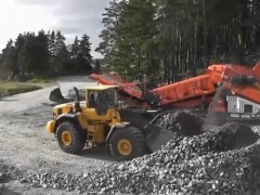 挖掘机、装载机在石料厂的工作视频展示
