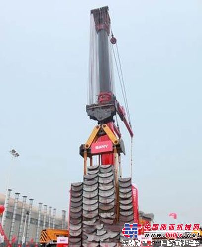 三一重工亚洲首台千吨级全地面起重机通过技术鉴定