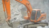 斗山挖掘机DH225LC-9广东省揭阳市惠来华强石场工作