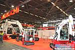 竹內盛裝亮相第九屆巴黎國際工程機械展
