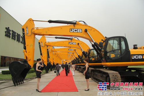 JCB挖掘机新品发布会上海隆重举行