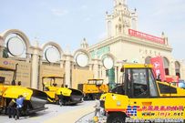 三一路机盛装亮相2012北京国际道路建设养护技术与机械设备展