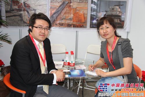 上海建設路橋亮相2012新疆國際工程機械展覽會
