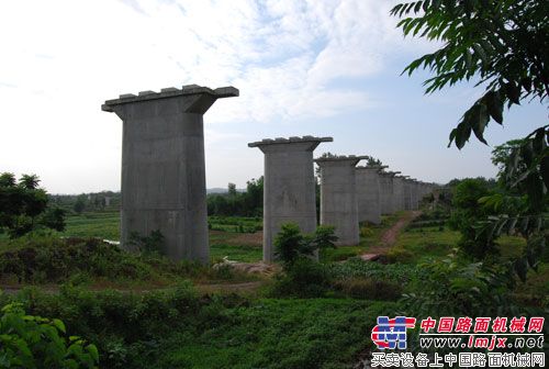 大土灣隧道連接的花灘河特大大橋