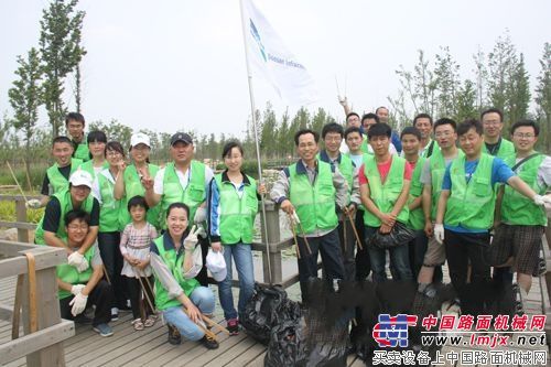 斗山举行“保护母亲河 最美斗山人”环保活动