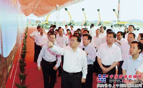 李长春视察三一，肯定自主创新