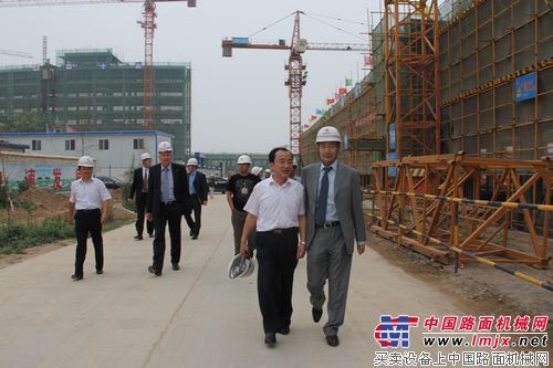 Volvo中国区总裁罗东参观陕建机工业园