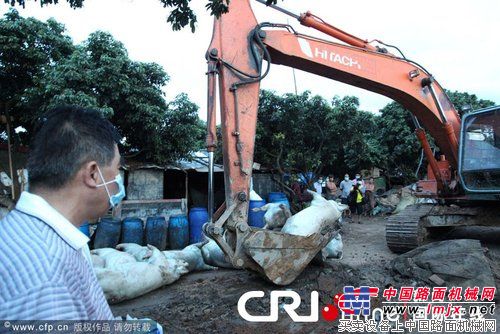 2012年7月6日下午，深圳，53头猪被雷劈死的现场。