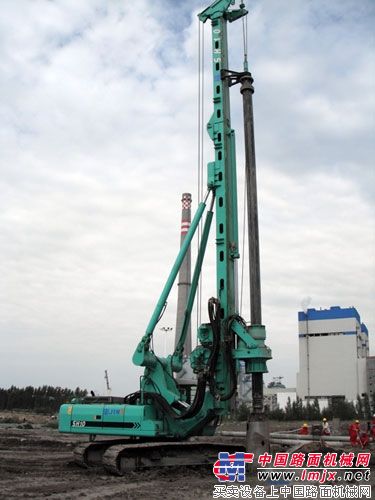 上海金泰小型旋挖钻机成功进军新疆市场 
