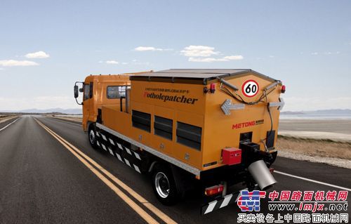 美通瀝青保溫料養護車助杭州公路建設