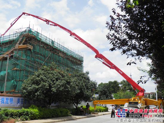 徐工52米泵车助力云南滇池风景区建设