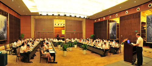 山推2012国内代理商半年会在重庆召开