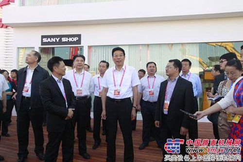 湖南省长徐守盛参观亚欧博览会三一展区