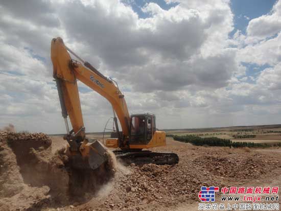 徐工挖掘機助力內蒙古草原建設