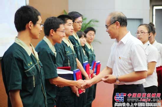 山推青年科技论坛总结交流会成果丰硕