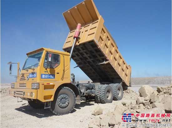 徐工非公路重型自卸车助新疆煤矿开采