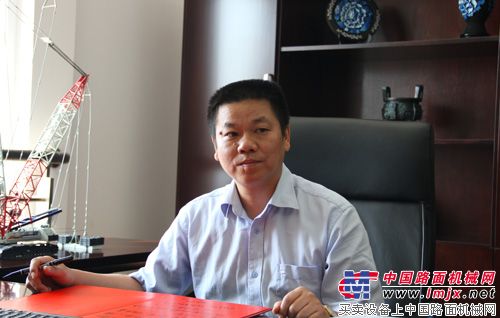 中联重科工程起重机分公司副总经理 郑波
