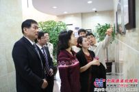 高远路业刘廷国董事长一行赴韩国展开科技交流