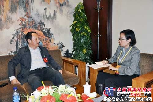 十八大代表、徐工集团董事长王民在接受中央台专访