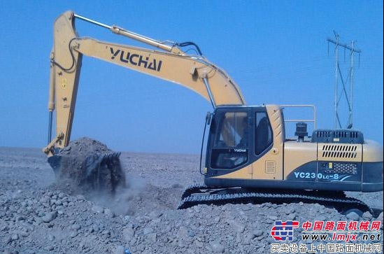 玉柴YC230LC-8液壓挖掘機助新疆工程