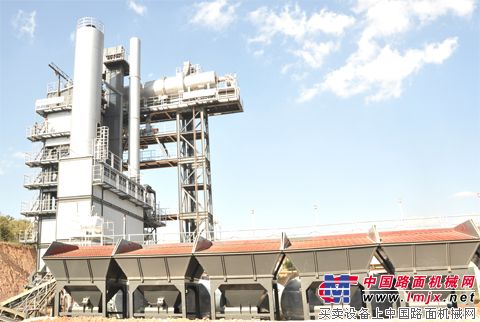 铁拓机械沥青厂拌热再生设备助力昆玉高速大修工程