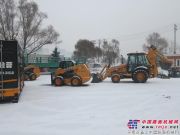 凯斯工程机械助冬季道路养护作业
