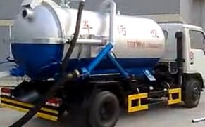 吸污车