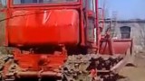 东方红802推土机工作视频