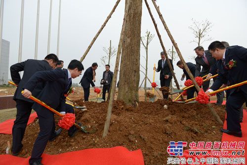 广西康明斯发动机生产基地建成投产