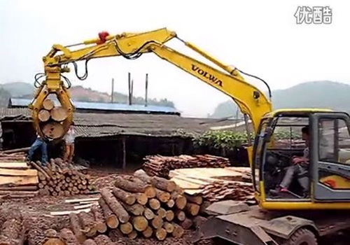 沃爾華輪式蔗木裝卸機（廣西圓木）作業視頻