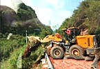 山东临工紧急疏通雅安生命之道