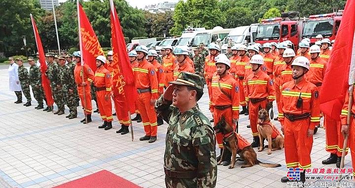 雅安芦山地震现场直击