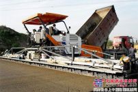 中聯重科SUPER165攤鋪機施工 刷新世界紀錄
